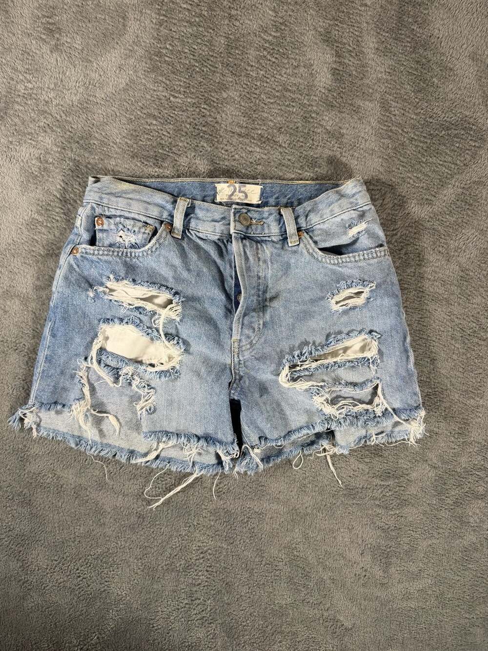 We The Free Maggie Denim Shorts Size 25 Blue Distressed